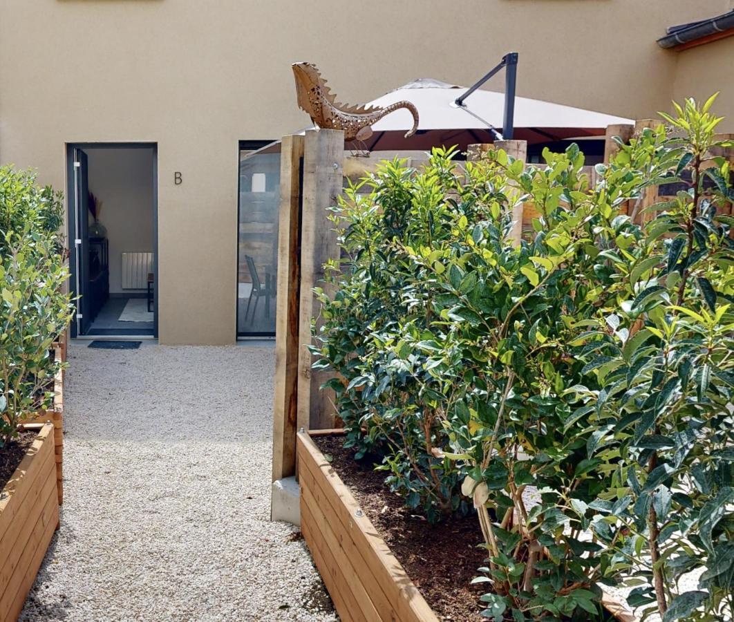 Holiday home Maison Calme Avec Terrasse Garage Centre-ville B